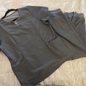 Mandala Women’s Gray Scrub Set